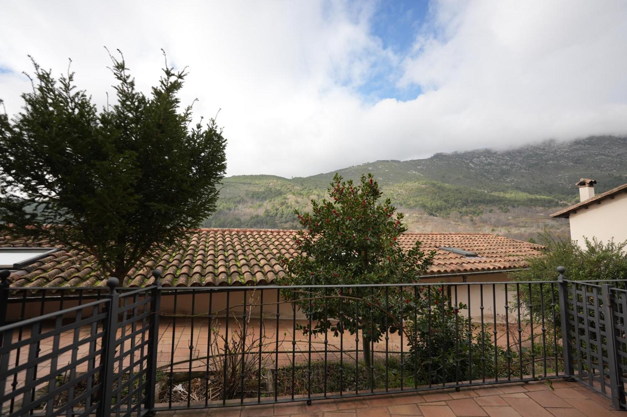 Hotel Rural Y Restaurante, Rinconcito De Gredos Cuevas Del Valle Exterior foto
